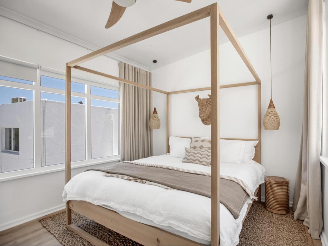 Homestay 60 On Victoria, Bakoven, Camps Bay *